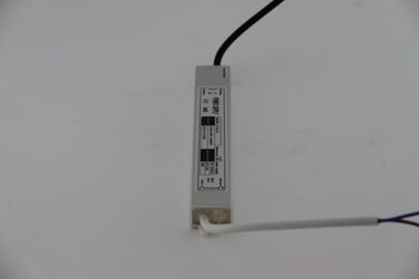 2500mA 12 V ডিসি 30W জলরোধী LED ড্রাইভার / একটি IP68 এলইডি পাওয়ার সাপ্লাই EPA8270C