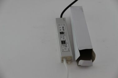 2500mA 12 V ডিসি 30W জলরোধী LED ড্রাইভার / একটি IP68 এলইডি পাওয়ার সাপ্লাই EPA8270C